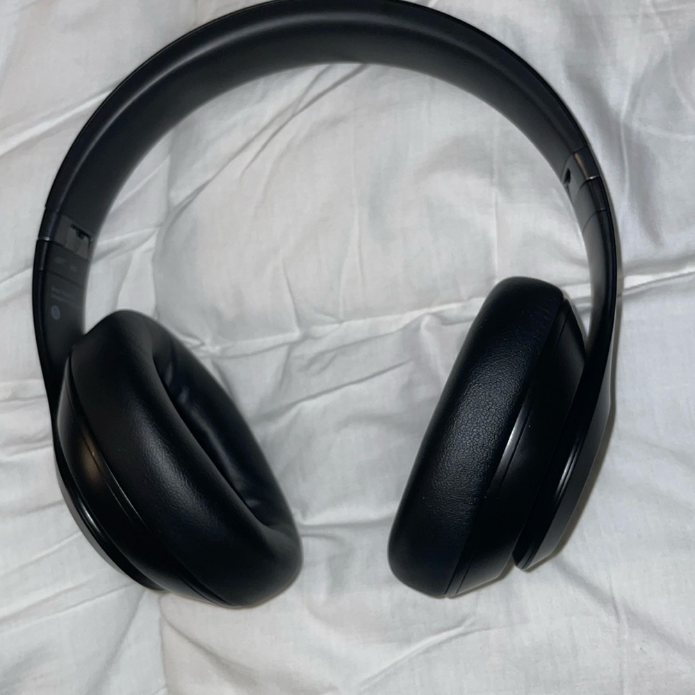 Beats Studio Pro Bluetooth Wireless Headphones A2924